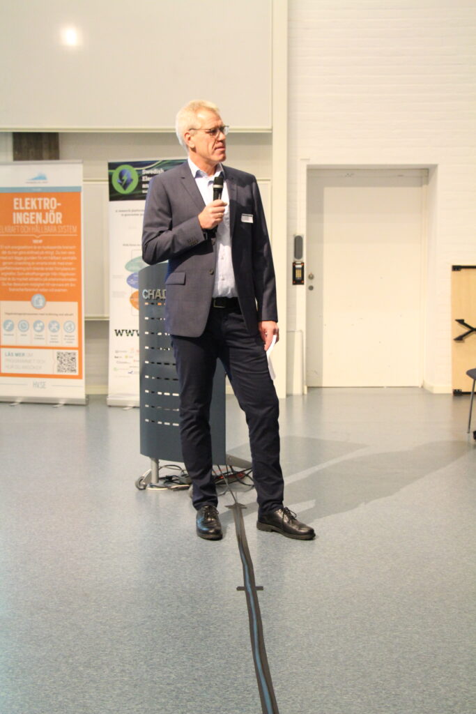 Evert Agneholm som speaker på Nordiskt Elkraftseminarium, november 2023.